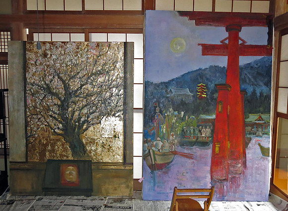 Atsuko paints