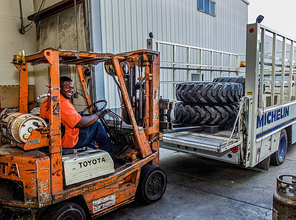 Client: Quantum Energy Services & Technologies; Project: Hayward CA tire shop